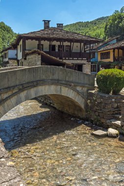 Etar, Gabrovo, Bulgaristan- 6 Temmuz 2018: Etar köyündeeski ev (Etara) Gabrovo kasabası yakınlarında, Bulgaristan