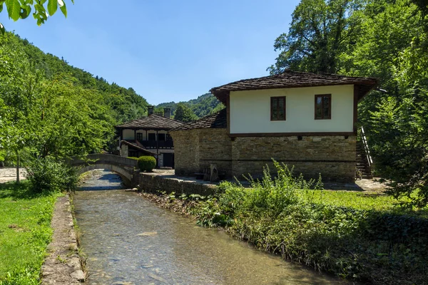 Etar ガブロヴォ ブルガリア 2018 古い家日ブルガリアのガバロフに近い民族村 Etar エタル前 — ストック写真