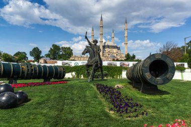 Anıt olarak Osmanlı Sultan Mehmed II Edirne şehri, Doğu Trakya, Türkiye'de Ortaçağ topuyla