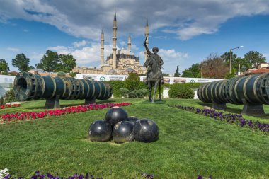 Anıt olarak Osmanlı Sultan Mehmed II Edirne şehri, Doğu Trakya, Türkiye'de Ortaçağ topuyla