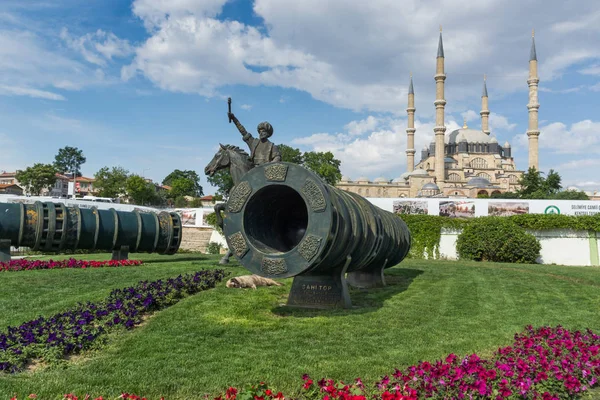 Monumento Sultão Otomano Mehmed Com Canhão Medieval Cidade Edirne Trácia — Fotografia de Stock