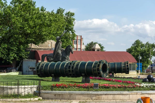 Monumento Del Sultán Otomano Mehmed Con Cañón Medieval Ciudad Edirne —  Fotos de Stock