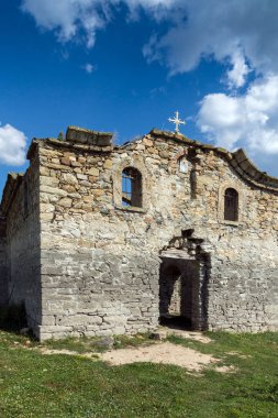 Ortaçağ Doğu Ortodoks Kilisesi, Saint John Rila Zhrebchevo rezervuar, Sliven bölge, Bulgaristan altındaki terk edilmiş