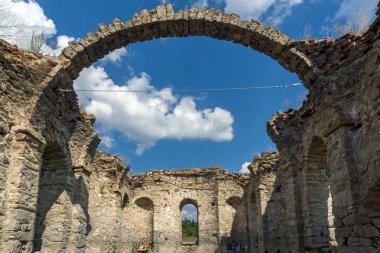 Ortaçağ Doğu Ortodoks Kilisesi, Saint John Rila Zhrebchevo rezervuar, Sliven bölge, Bulgaristan altındaki terk edilmiş