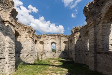 Ortaçağ Doğu Ortodoks Kilisesi, Saint John Rila Zhrebchevo rezervuar, Sliven bölge, Bulgaristan altındaki terk edilmiş