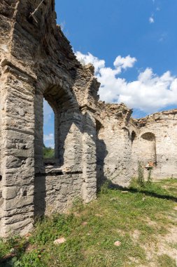 Ortaçağ Doğu Ortodoks Kilisesi, Saint John Rila Zhrebchevo rezervuar, Sliven bölge, Bulgaristan altındaki terk edilmiş