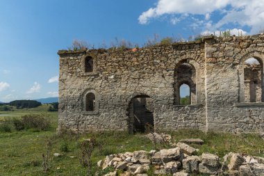 Ortaçağ Doğu Ortodoks Kilisesi, Saint John Rila Zhrebchevo rezervuar, Sliven bölge, Bulgaristan altındaki terk edilmiş