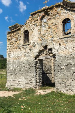 Ortaçağ Doğu Ortodoks Kilisesi, Saint John Rila Zhrebchevo rezervuar, Sliven bölge, Bulgaristan altındaki terk edilmiş