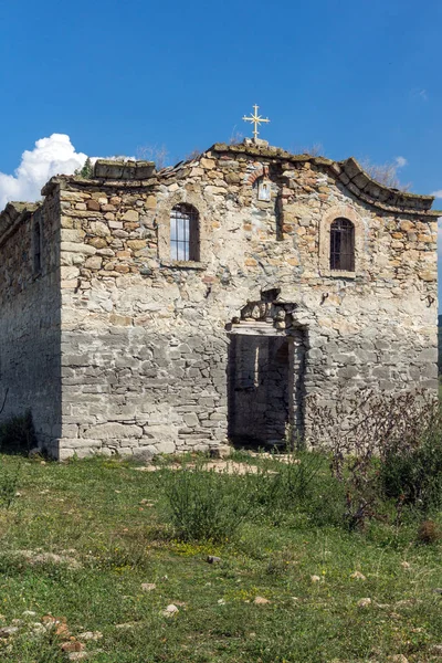 Ortaçağ Doğu Ortodoks Kilisesi, Saint John Rila Zhrebchevo rezervuar, Sliven bölge, Bulgaristan altındaki terk edilmiş