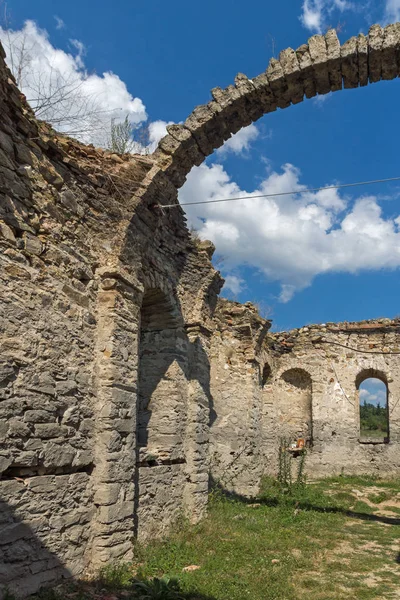 Ortaçağ Doğu Ortodoks Kilisesi, Saint John Rila Zhrebchevo rezervuar, Sliven bölge, Bulgaristan altındaki terk edilmiş