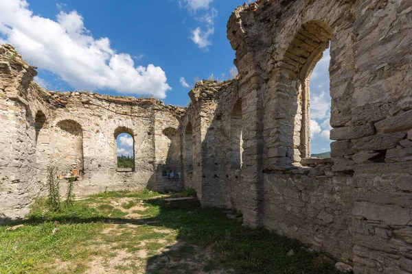 Ortaçağ Doğu Ortodoks Kilisesi, Saint John Rila Zhrebchevo rezervuar, Sliven bölge, Bulgaristan altındaki terk edilmiş