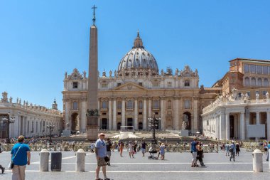 Vatikan Şehri, Rome, İtalya - 22 Haziran 2017: St. Peter's Bazilikası'na ve Saint Peter's Square, Vatikan, Roma, İtalya, görünümünü şaşırtıcı