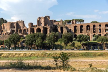 Rome, İtalya - 22 Haziran 2017: Circus Maximus yılında Roma, İtalya, şehrin kalıntıları Panoraması
