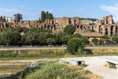 Rome, İtalya - 22 Haziran 2017: Circus Maximus yılında Roma, İtalya, şehrin kalıntıları Panoraması