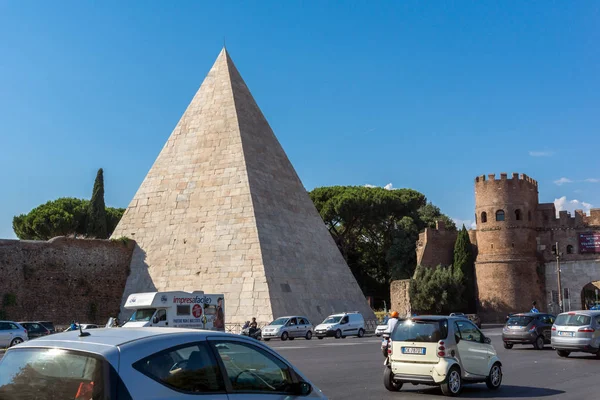 Roma Itália Junho 2017 Vista Incrível Pirâmide Caius Cestius Porta — Fotografia de Stock