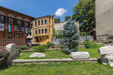 Plovdiv, Bulgaristan - 5 Temmuz 2018: Panorama on dokuzuncu yüzyıl evlerin mimari ve tarihi rezerv eski şehir şehir Plovdiv, Bulgaristan