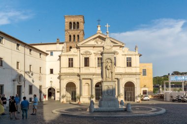 Rome, İtalya - 22 Haziran 2017: Basilica of St Bartholomew Island City Roma, İtalya