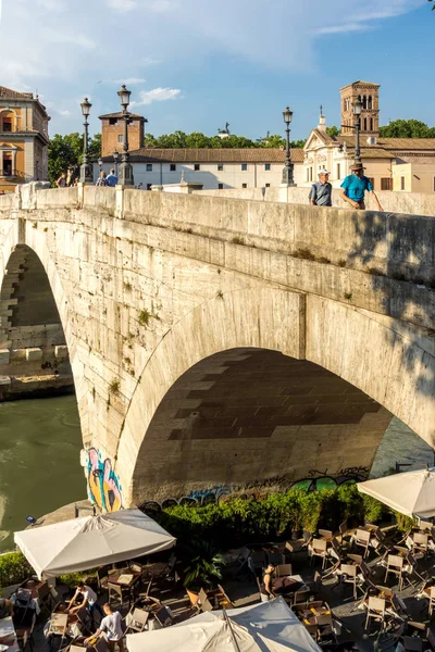Roma Itália Junho 2017 Panorama Rio Tibre Pons Cestius Cidade — Fotografia de Stock