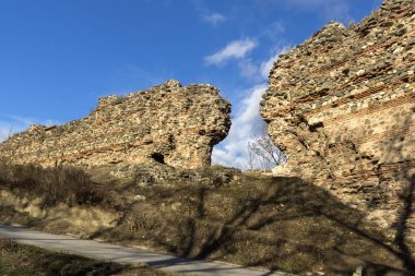 Antik Roma şehri Diocletianopolis, Hisarya kasaba, Plovdiv Bölge, Bulgaristan duvar kalıntıları gün batımı görünümü