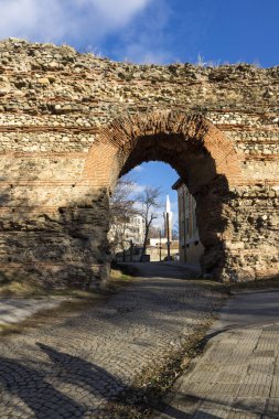 Batı kapısı Roma devri Diocletianopolis, kasaba Hisarya, Plovdiv Bölge, Bulgaristan, gün batımı görünümü