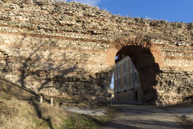 Batı kapısı Roma devri Diocletianopolis, kasaba Hisarya, Plovdiv Bölge, Bulgaristan, gün batımı görünümü