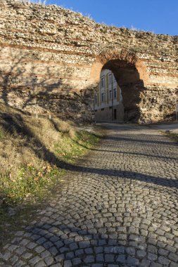Batı kapısı Roma devri Diocletianopolis, kasaba Hisarya, Plovdiv Bölge, Bulgaristan, gün batımı görünümü