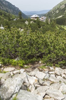 Malyoviska Nehri Vadisi, Rila Dağı, Bulgaristan üzerinde kara bulutlar