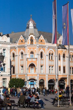 Novi Sad, Voyvodina, Sırbistan - 11 Kasım 2018: Binalar merkezi olan şehir Novi Sad, Voyvodina, Sırbistan