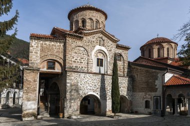 Bachkovo Manastırı, Bulgaristan - 4 Şubat 2019: Bachkovo Manastırı Dormition Tanrı, Bulgaristan anası, ortaçağ binaları