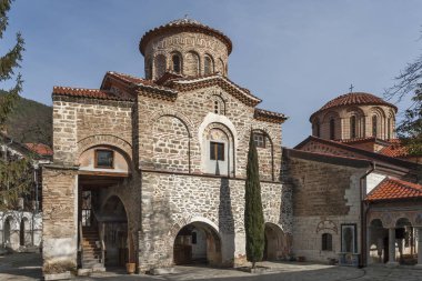 Bachkovo Manastırı, Bulgaristan - 4 Şubat 2019: Bachkovo Manastırı Dormition Tanrı, Bulgaristan anası, ortaçağ binaları