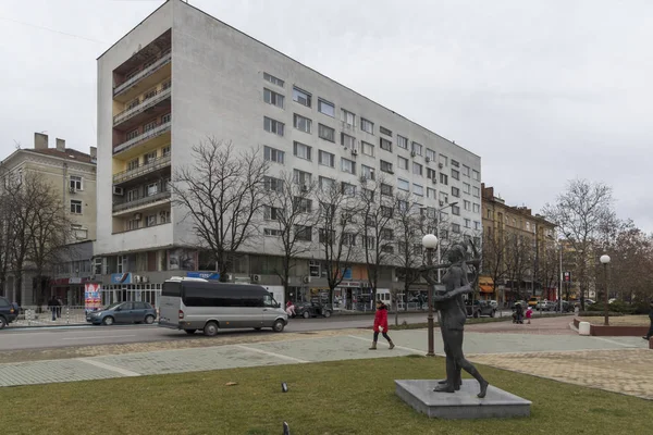 Ντιμίτροβγκραντ Βουλγαρία Φεβρουαρίου 2019 Τυπικό Δρόμο Και Κτίριο Στην Πόλη — Φωτογραφία Αρχείου