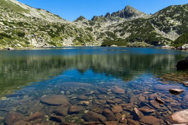 Valyavitsa göl ve Dzhangal tepe, Pirin Dağı, Bulgaristan, yaz yatay