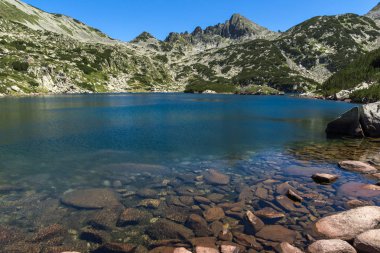 Valyavitsa göl ve Dzhangal tepe, Pirin Dağı, Bulgaristan, yaz yatay
