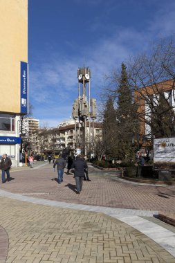 : Haskovo, Bulgaria - 1 Şubat 2019: Saat Kulesi şehir: Haskovo, Bulgaria ortasına