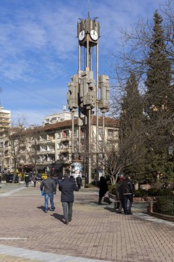 : Haskovo, Bulgaria - 1 Şubat 2019: Saat Kulesi şehir: Haskovo, Bulgaria ortasına