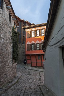 Plovdiv, Bulgaristan - 10 Şubat 2019: On dokuzuncu yüzyılda evlerde mimari ve tarihi eski şehir şehir Plovdiv, Bulgaristan rezerv