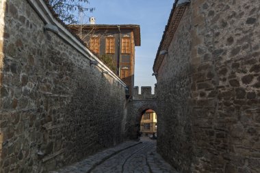 Plovdiv, Bulgaristan - 10 Şubat 2019: On dokuzuncu yüzyılda evlerde mimari ve tarihi eski şehir şehir Plovdiv, Bulgaristan rezerv