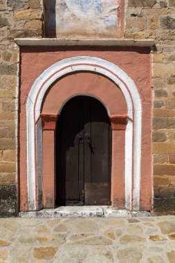 Kıratova, Kuzey Makedonya - 21 Temmuz 2018: Kratovo şehir, Kuzey Makedonya Cumhuriyeti ortasındaki Ortaçağ Ortodoks Kilisesi