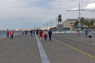 Thessaloniki, Yunanistan - 30 Eylül 2017: Kıyı sokak Selanik şehir, orta Makedonya, Yunanistan