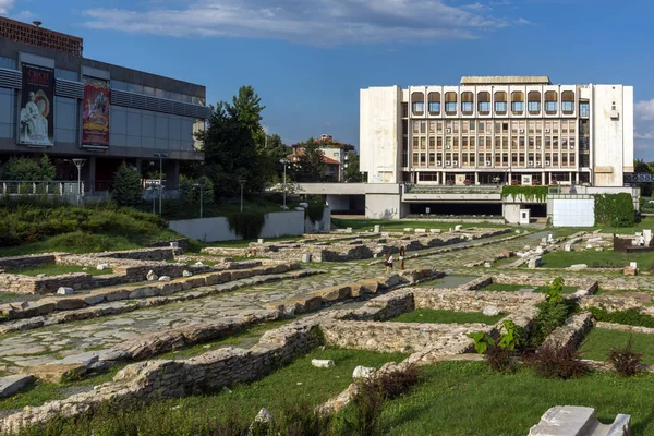 Stara Zagora Bulgaria August 2018 Regional Library Ruins Roman City — Stock Photo, Image