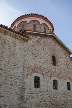 Bachkovo Manastırı, Bulgaristan - 4 Şubat 2019: Ortaçağ Bachkovo Manastırı Dormition Tanrı, Bulgaristan annenin binalarda