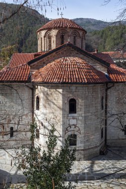 Bachkovo Manastırı, Bulgaristan - 4 Şubat 2019: Ortaçağ Bachkovo Manastırı Dormition Tanrı, Bulgaristan annenin binalarda