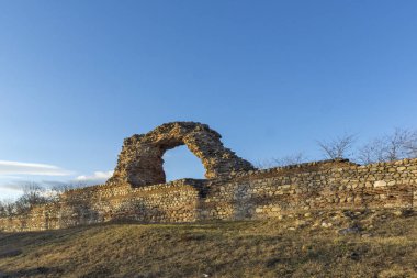 Antik Roma şehri Diocletianopolis, Hisarya kasaba, Plovdiv bölge, Bulgaristan sur kalıntıları gün batımı görünümü