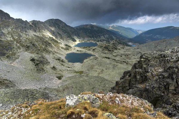 Atemberaubende Landschaft Mit Nebel Über Musalenski Seen Rila Berg Bulgarien — Stockfoto