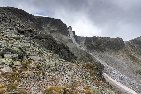 Kayalık Yatay Yürüyüş Rota Üzerinden Tırmanma Musala Tepe Rila Dağı — Stok fotoğraf