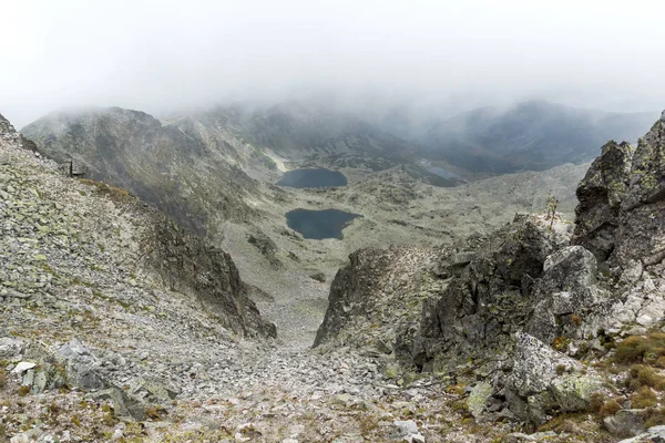 Increíble Paisaje Con Niebla Sobre Los Lagos Musalenski Montaña Rila — Foto de Stock