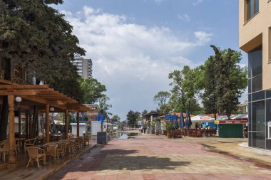 Sunny Beach, Bulgaristan - 2 Mayıs 2008: Tipik sokakları ünlü yaz tatil Sunny Beach, Burgaz bölge, Bulgaristan