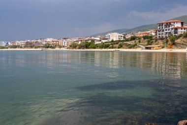 Sveti Vlas, Bulgaristan - 2 Mayıs 2008: Panoramik ünlü yaz çare Sveti Vlas (Saint Vlas), Burgaz bölge, Bulgaristan