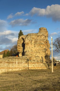 Antik Roma şehri Diocletianopolis, Hisarya kasaba, Plovdiv Bölge, Bulgaristan surlarının kalıntıları gün batımı görünümü
