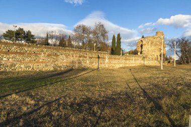 Antik Roma şehri Diocletianopolis, Hisarya kasaba, Plovdiv Bölge, Bulgaristan surlarının kalıntıları gün batımı görünümü